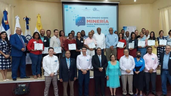 Energía y Minas y CDP clausuran diplomado sobre minería para periodistas