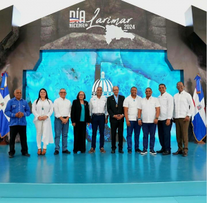 Gobierno conjuga la cultura y el arte para promover piedra de Larimar en celebración